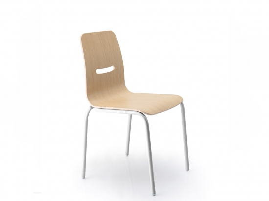 Chaise coque en bois blanc