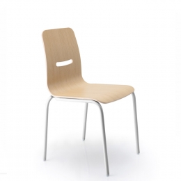 Chaise coque en bois blanc